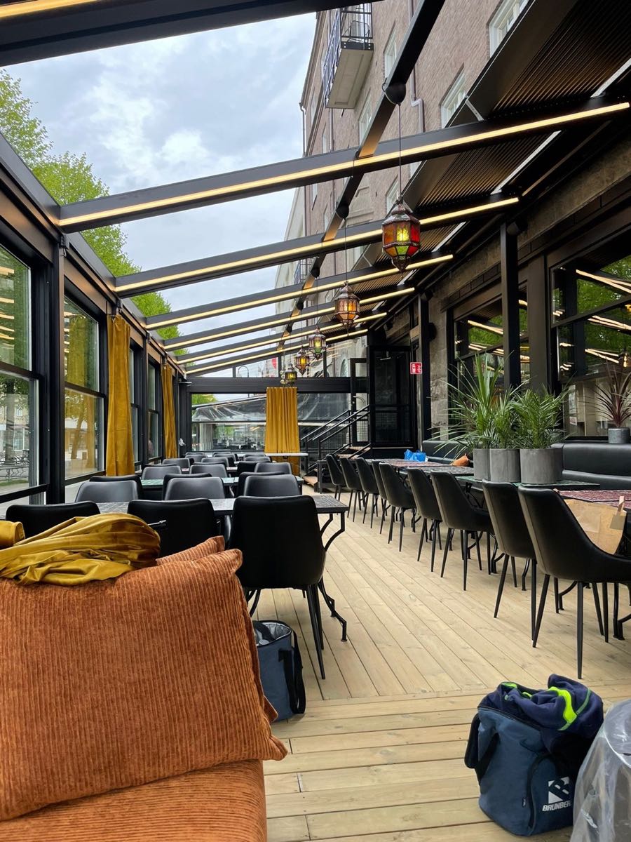 Pergola Triple Motion för restaurang och uteservering